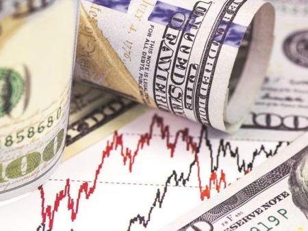 US Dollar under pressure as tariff headlines dominate markets